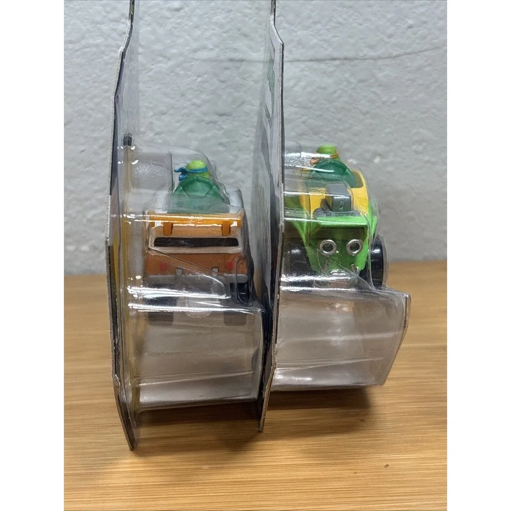 New TMNT Teenage‎ Mutant Ninja Turtles Shell Racers -2 Vehicles